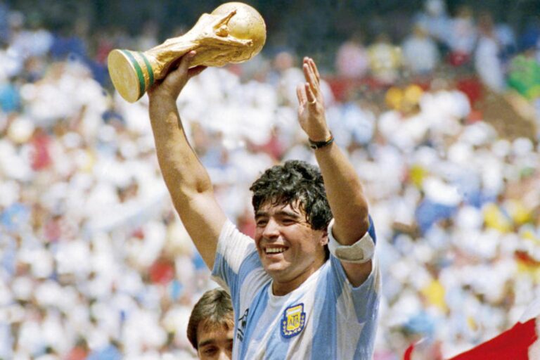 Diego Maradona – Thiên tài đầy bi kịch, biểu tượng bất tử của bóng đá thế giới
